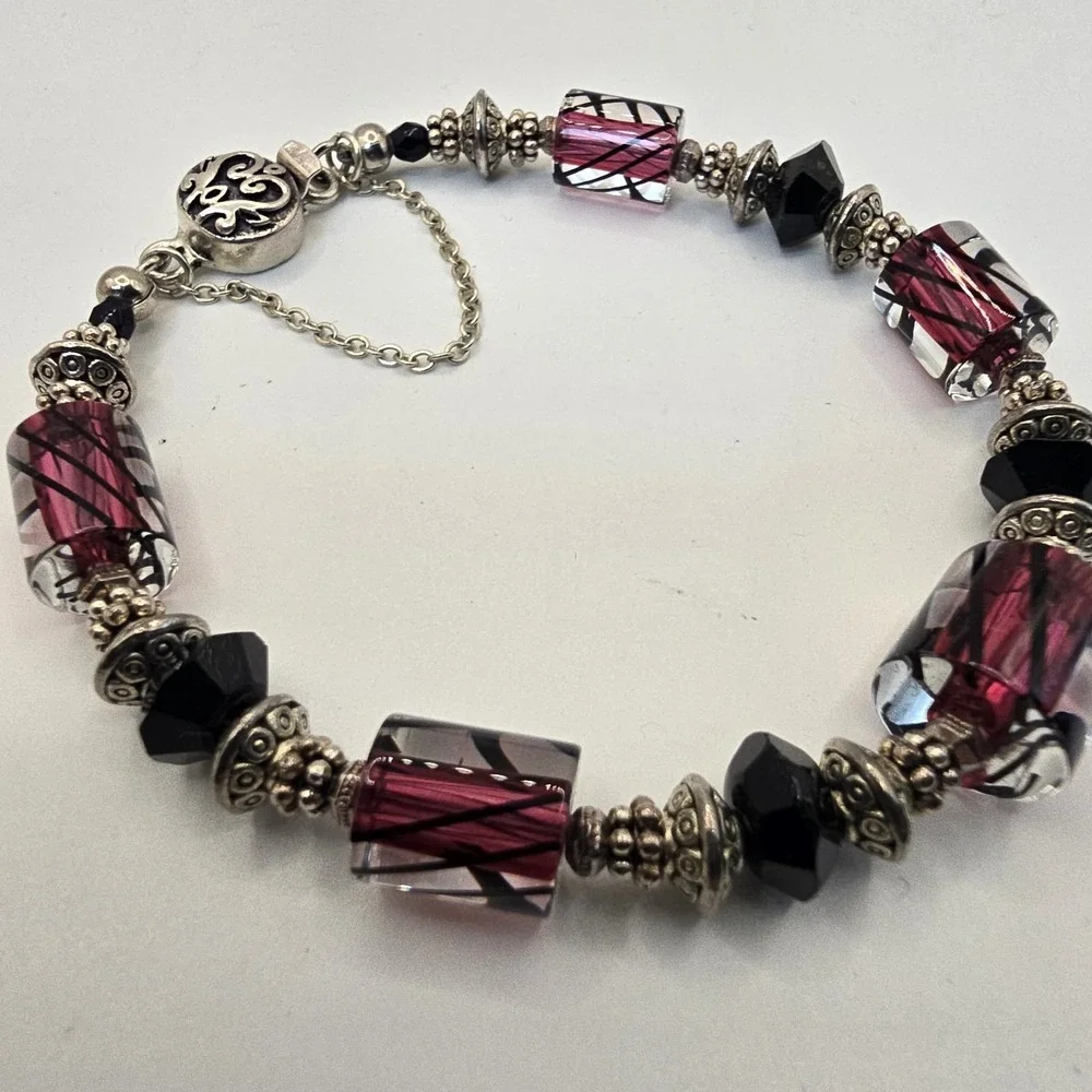 Purple Black Glass Bead Bracelet Silver Tone Toggle Clasp Artisan Style‎ 7.5